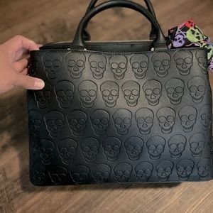 Betsey Johnson skull purse 💀